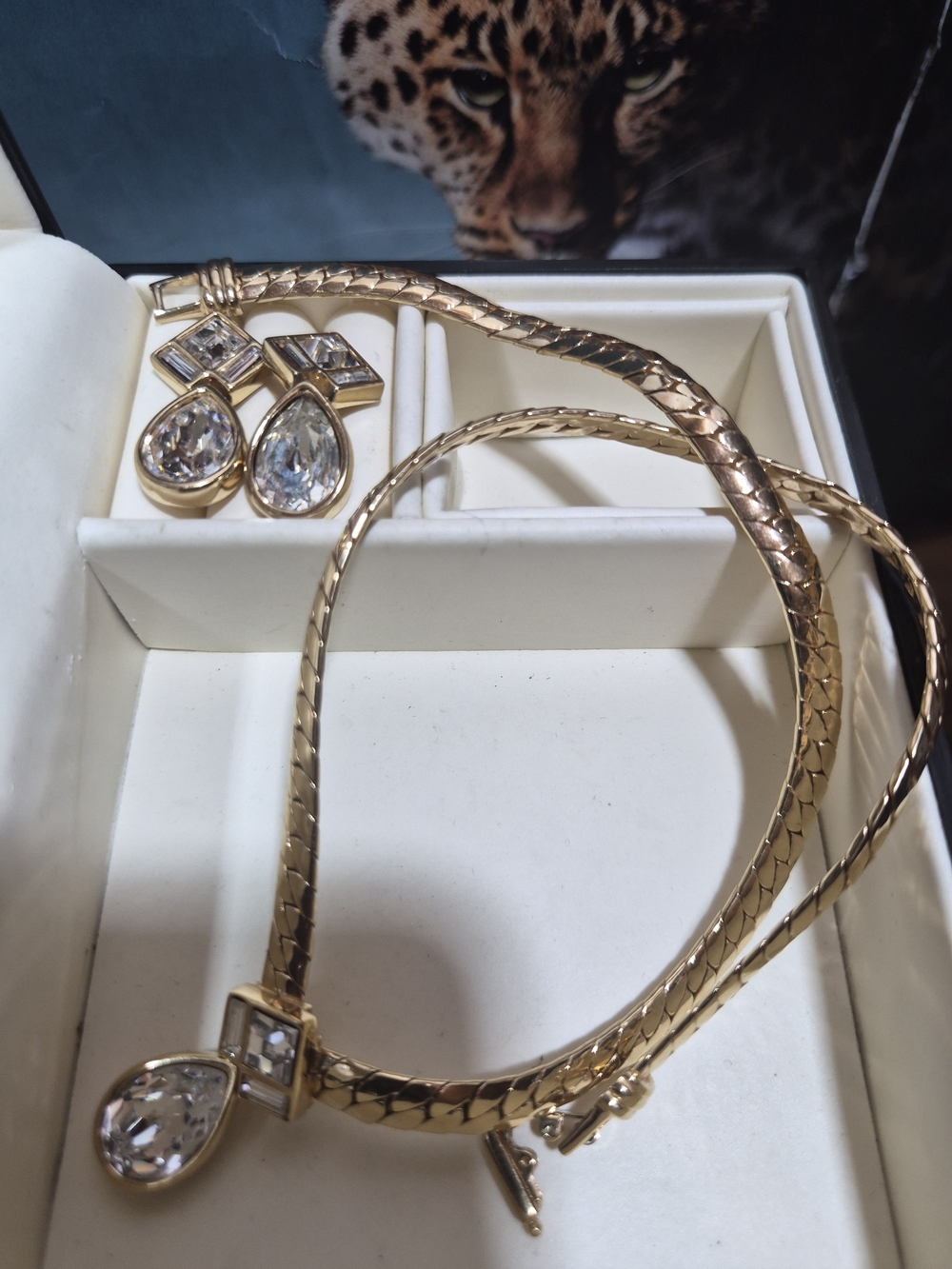 GORGEOUS!!Vintage Swarovski Gold-Tone Teardrop Crystal Necklace and Earrings Set